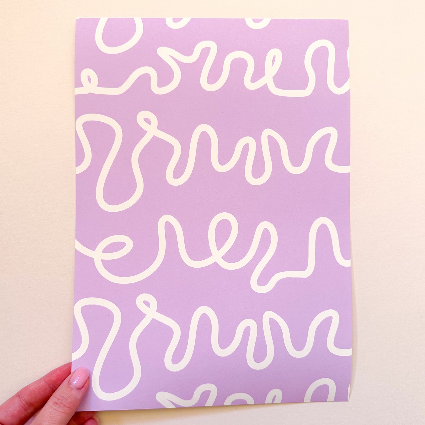 Squiggle Wallpaper in light lavender