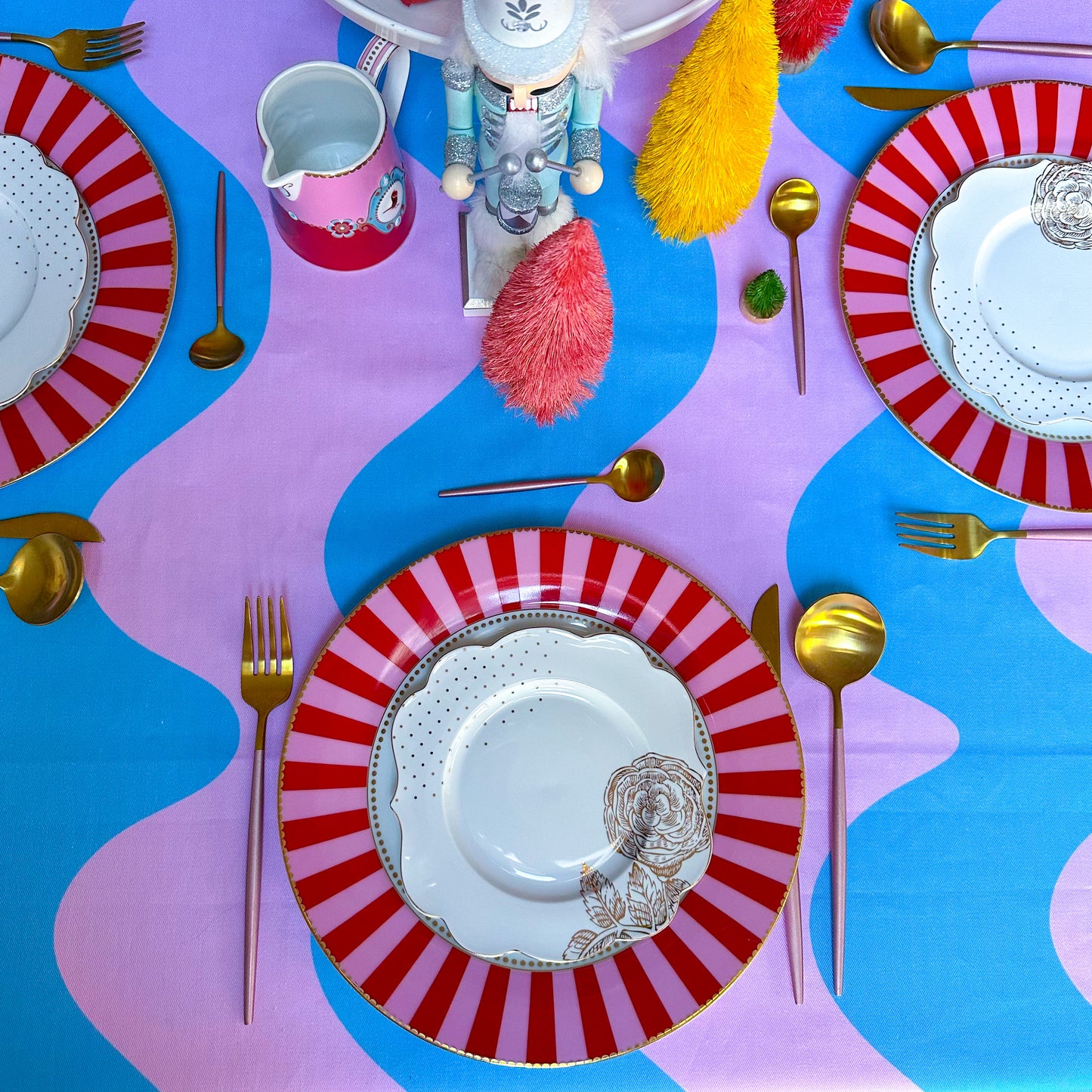 wavy pattern tablecloth luxury colourful 