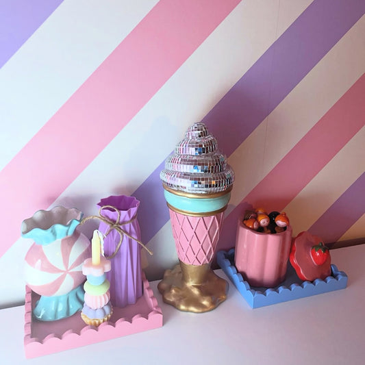 candy crush wallpaper in pink and lilac diagonal stripes girls bedroom