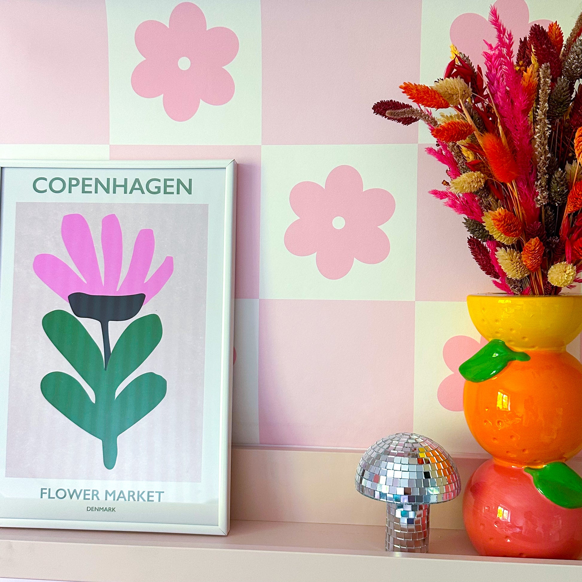 pink daisy wallpaper for girls bedroom