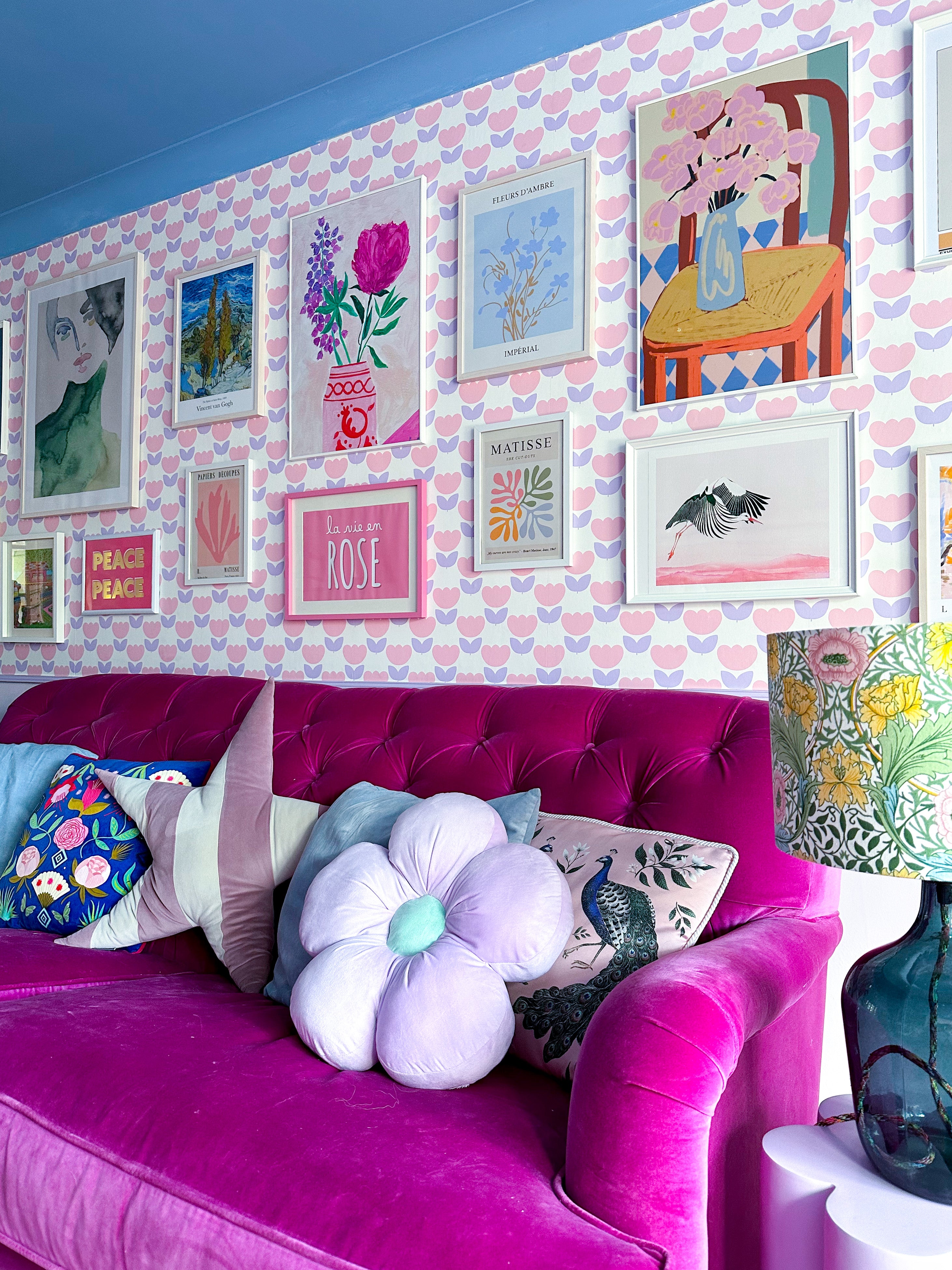 Marta's Tulips Wallpaper in Pink Candy and Lavender – Sorbet Dreams
